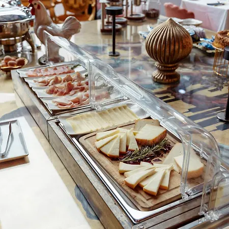Hotel Collini 4*